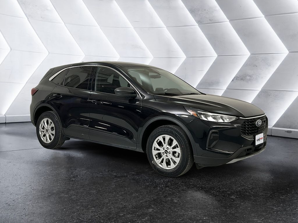 2024 FORD Escape