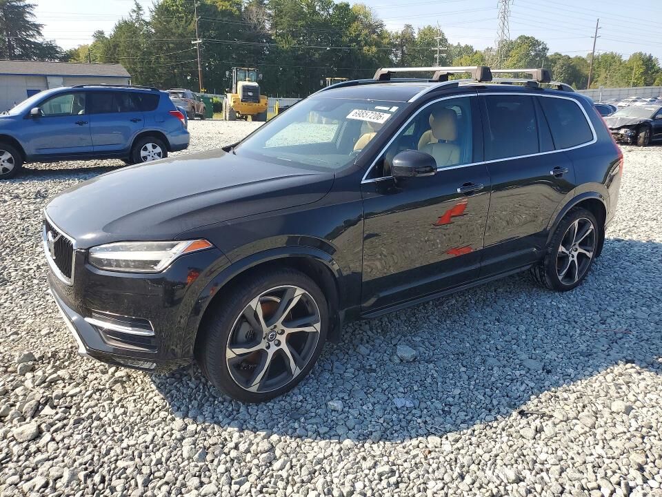 2017 VOLVO XC90