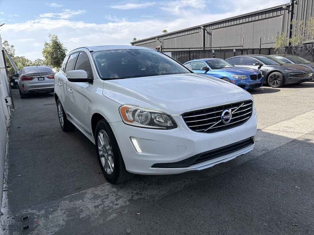 2015 VOLVO XC60