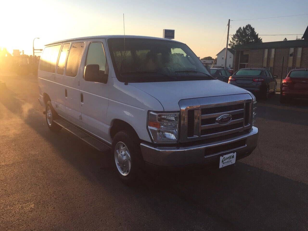 2011 FORD E-350