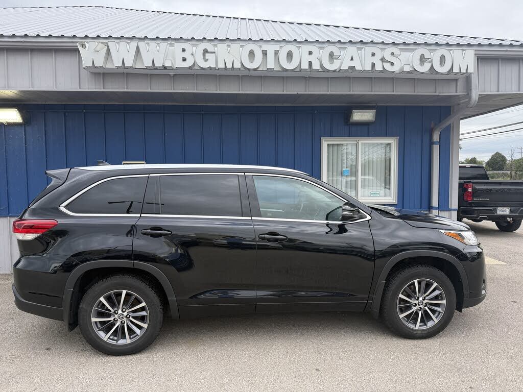2017 TOYOTA Highlander