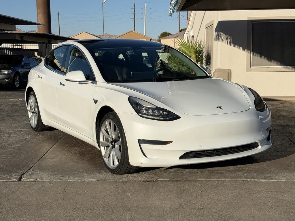 2018 TESLA Model 3