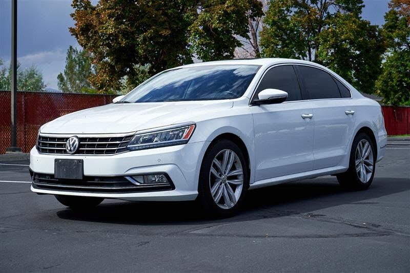 2018 VOLKSWAGEN Passat