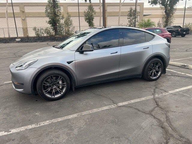 2025 TESLA Model Y