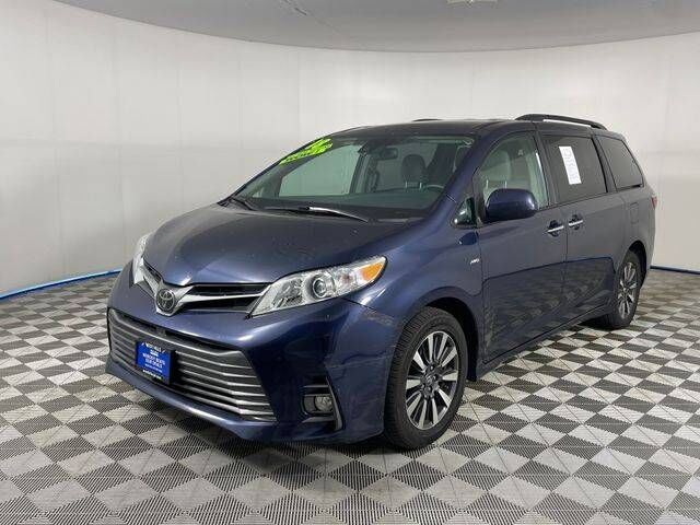 2018 TOYOTA Sienna