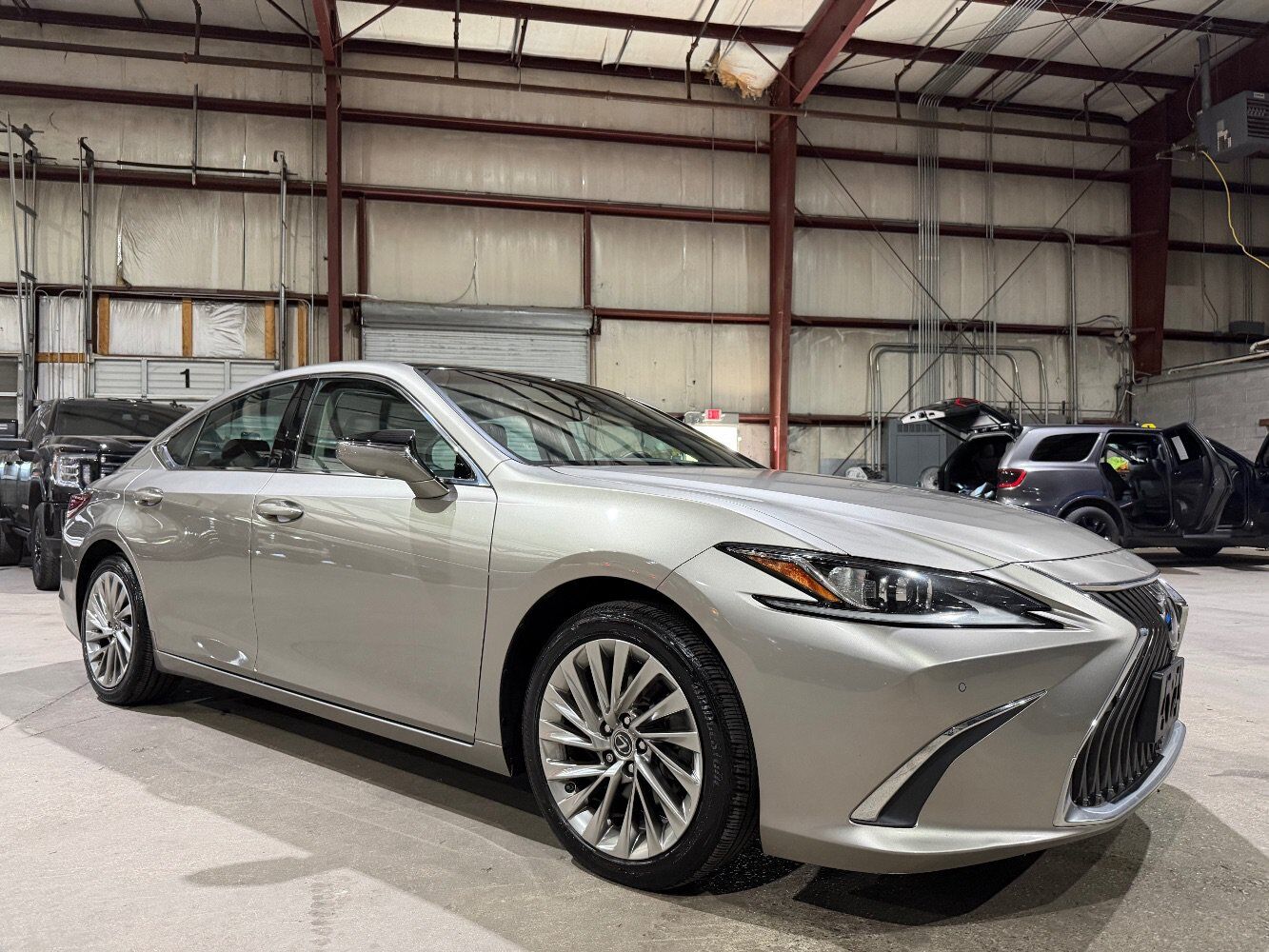 2019 LEXUS ES