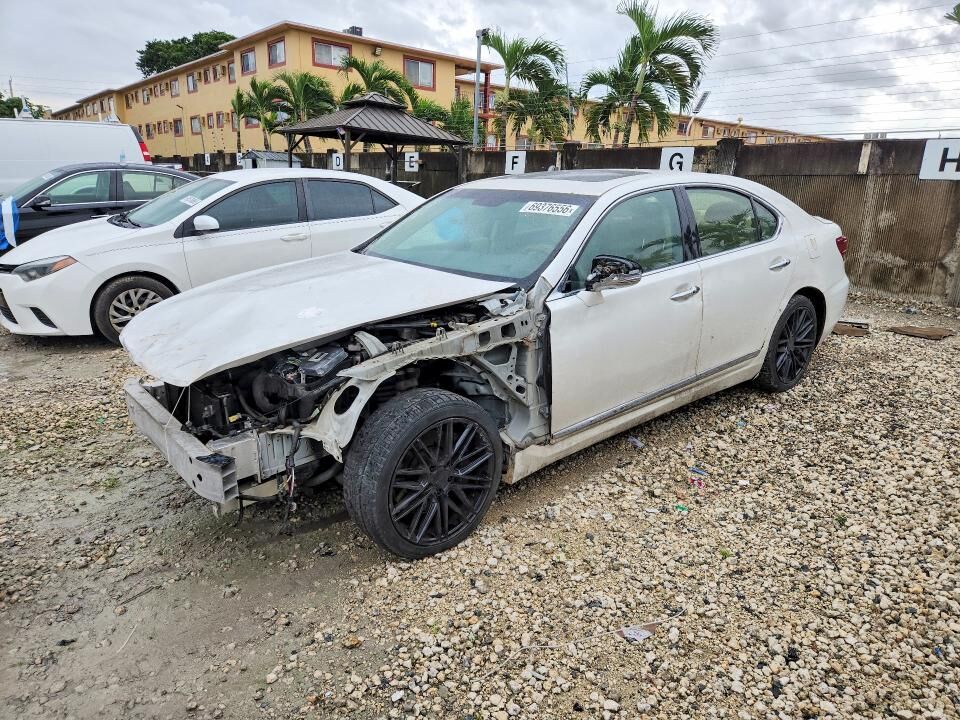 2013 LEXUS LS