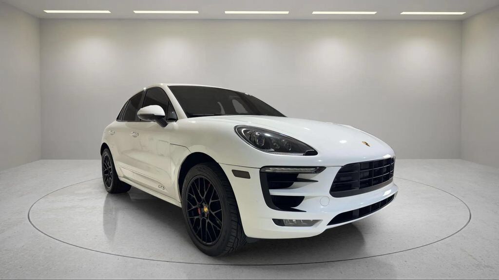 2017 PORSCHE Macan
