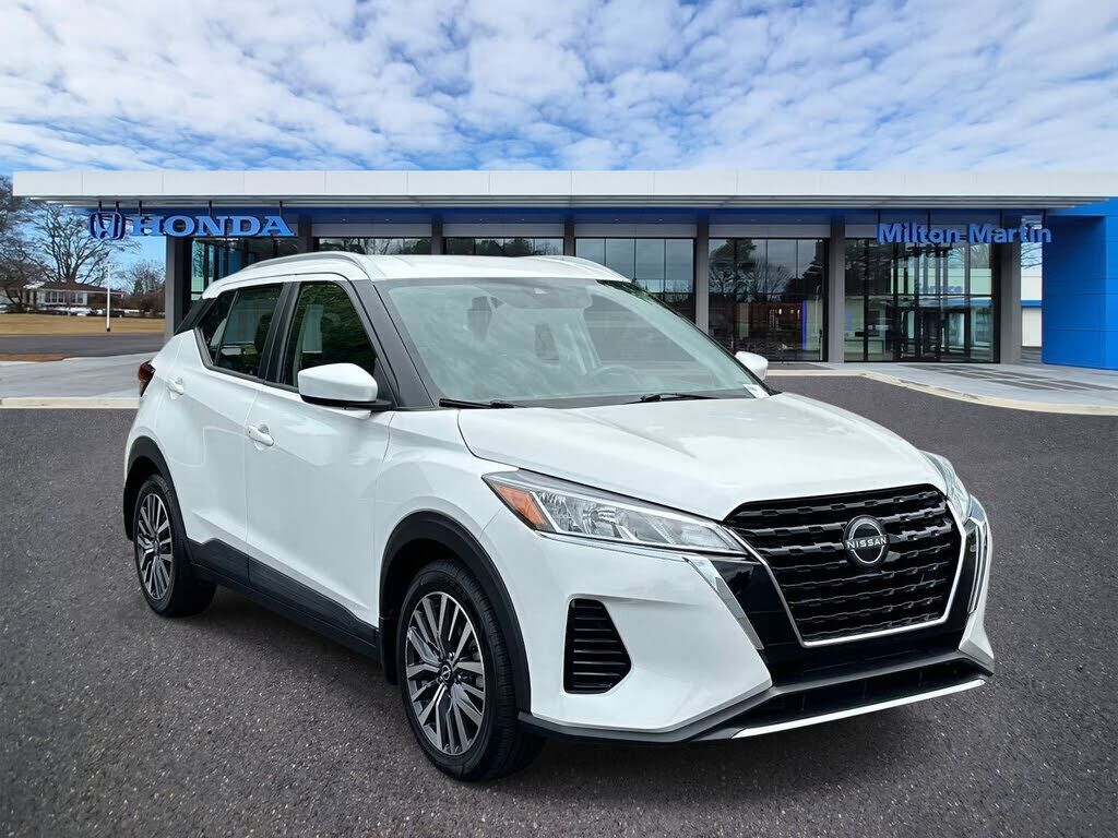 2023 NISSAN Kicks