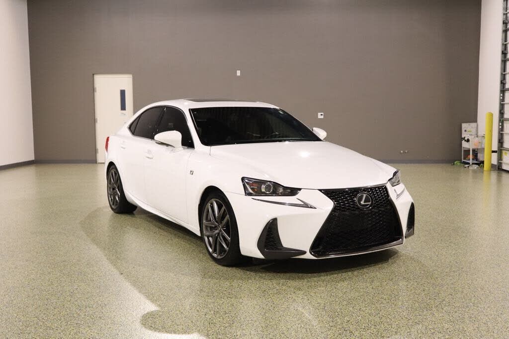 2019 LEXUS IS