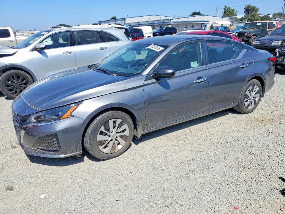 2024 NISSAN Altima