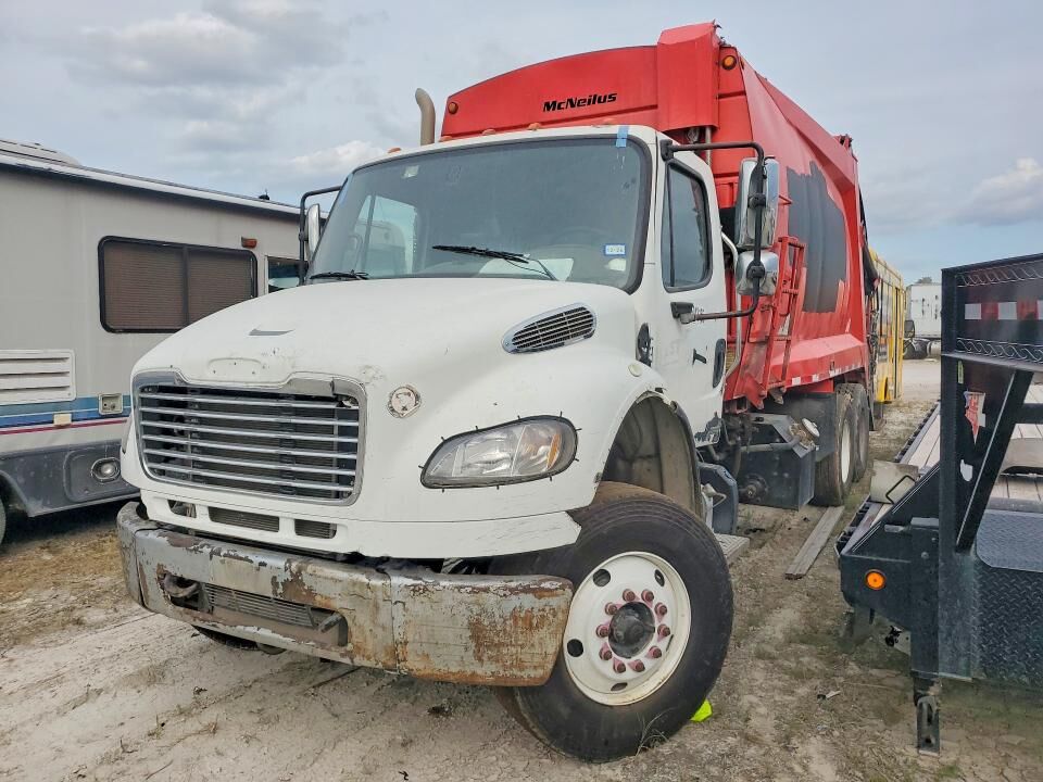 2011 FREIGHTLINER M2