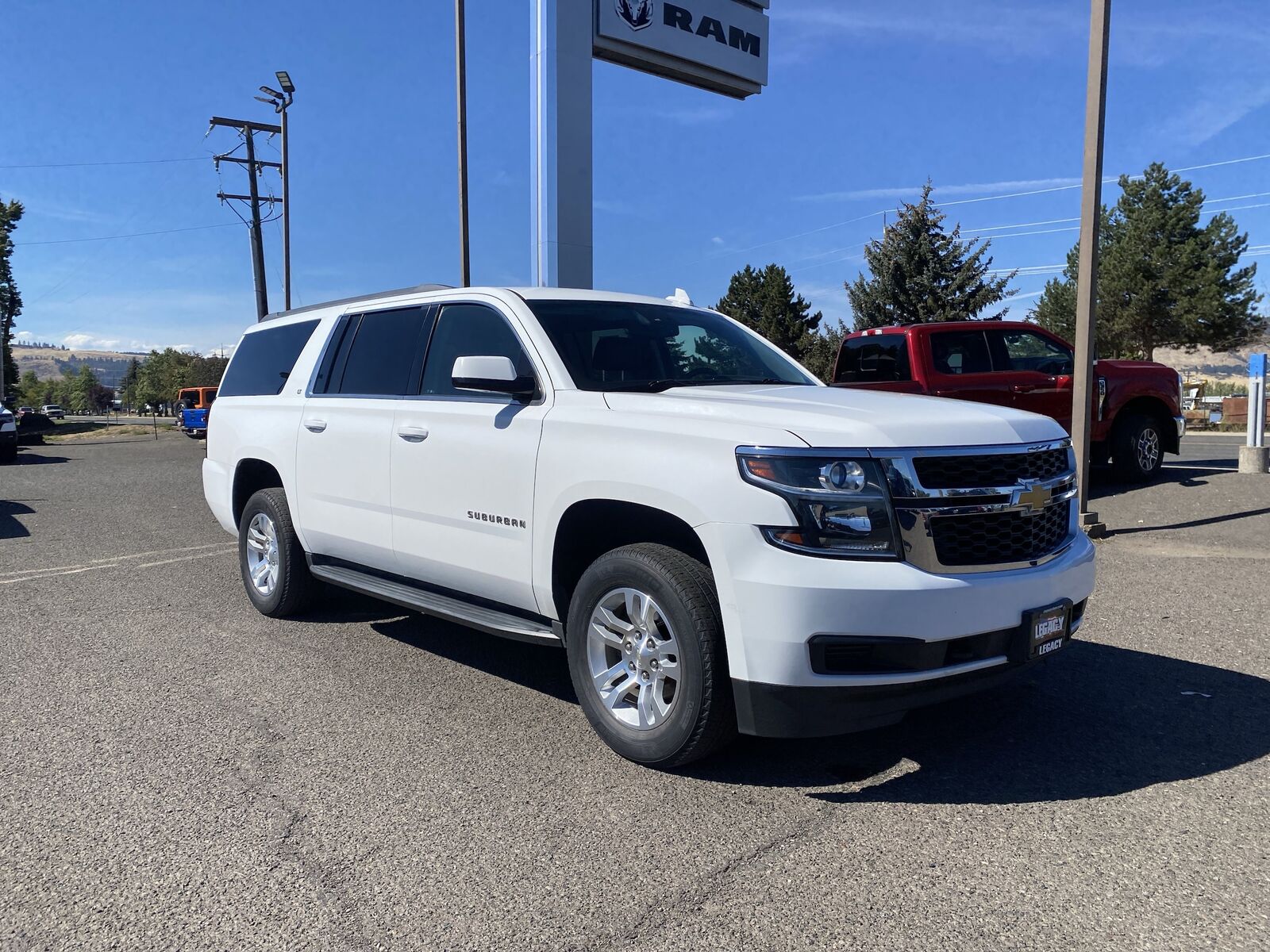 2016 CHEVROLET Suburban