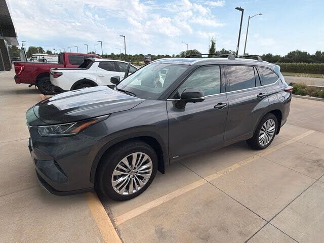2024 TOYOTA Highlander
