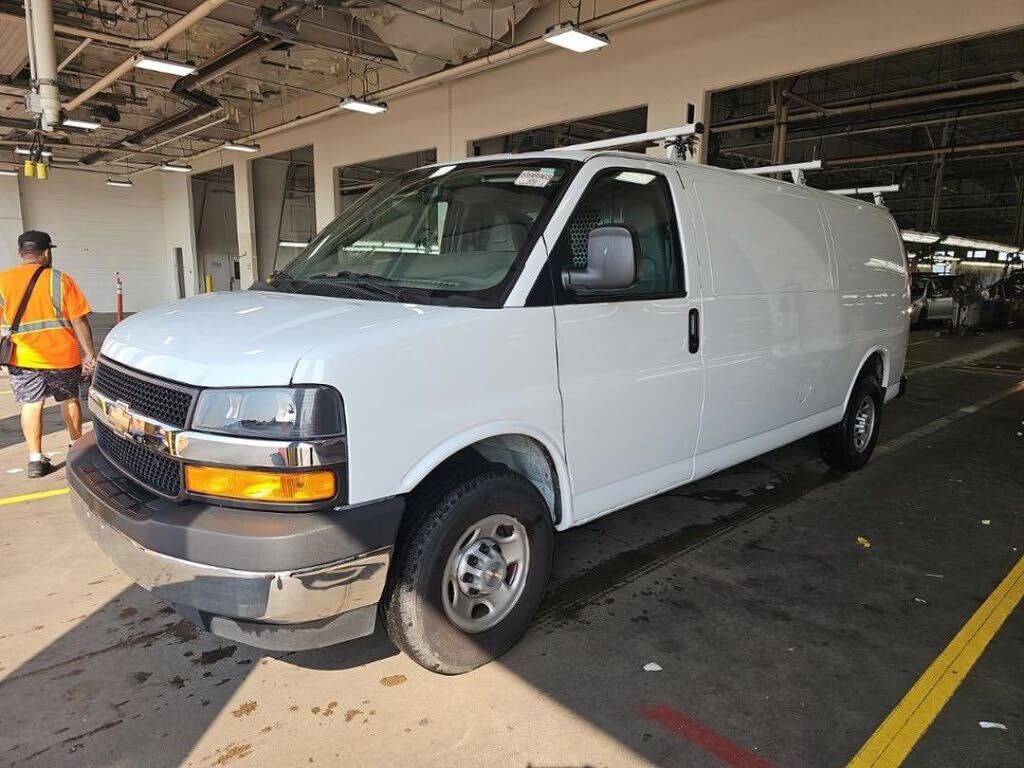 2022 CHEVROLET Express