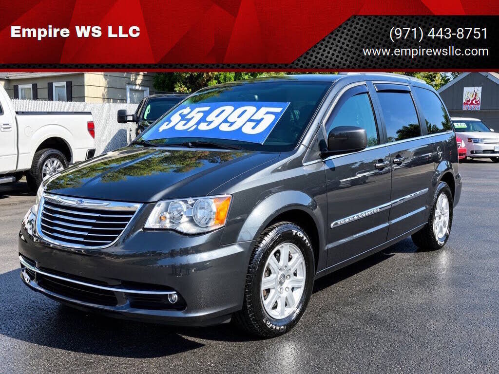 2012 CHRYSLER Town and Country