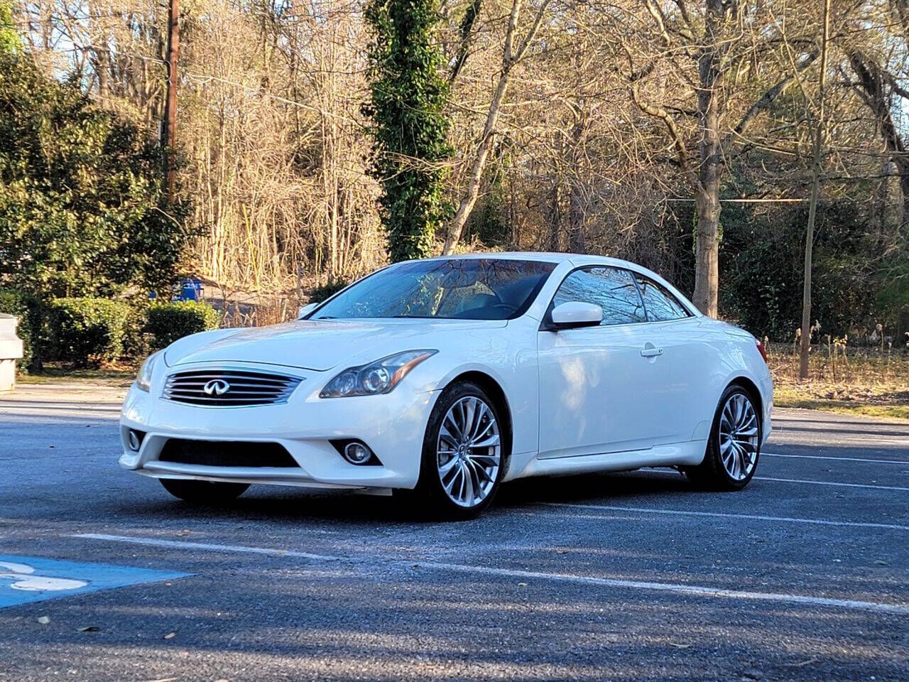 2011 INFINITI G37