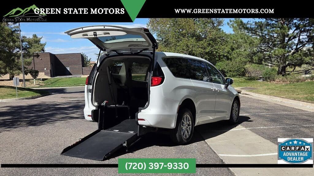 2022 CHRYSLER Pacifica