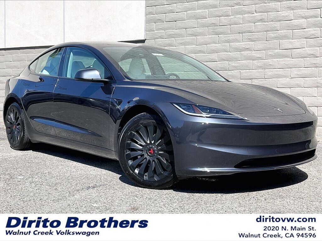 2025 TESLA Model 3