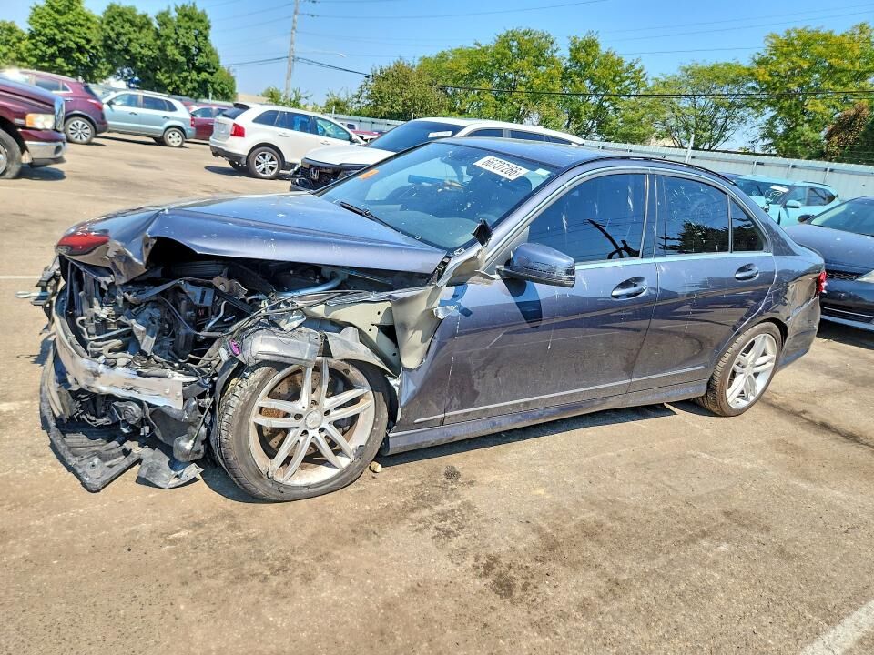 2013 MERCEDES-BENZ C-Class