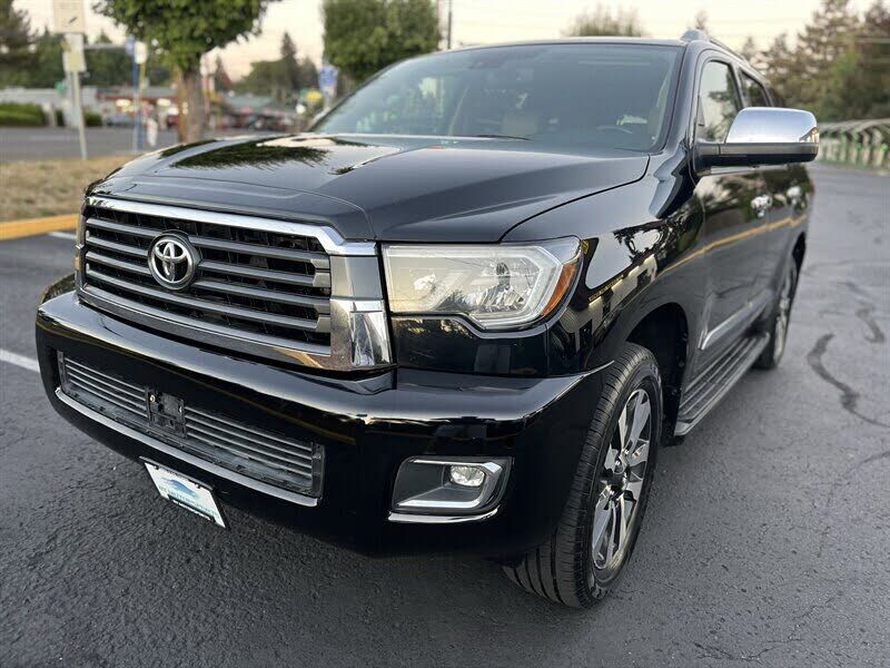 2018 TOYOTA Sequoia