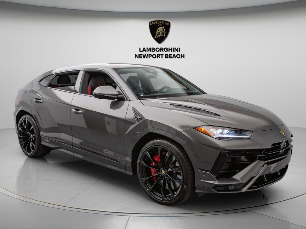 2024 LAMBORGHINI URUS