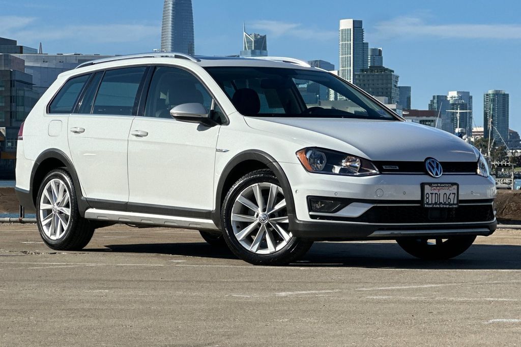 2017 VOLKSWAGEN Golf Alltrack