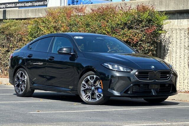 2025 BMW M235
