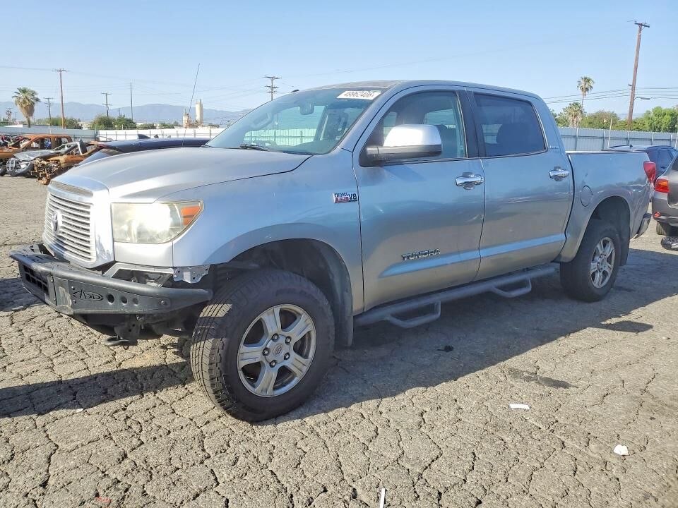 2013 TOYOTA Tundra
