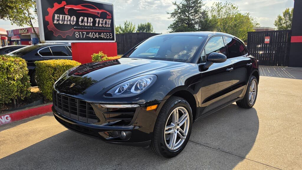 2018 PORSCHE Macan