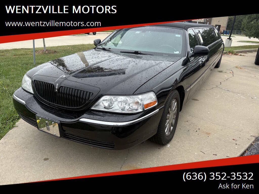 2005 LINCOLN Town Car