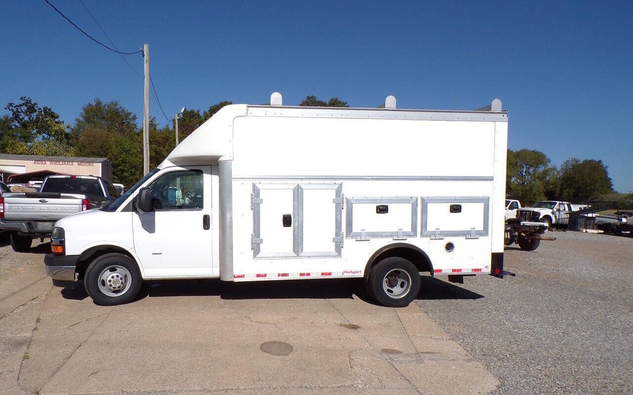2020 CHEVROLET Express