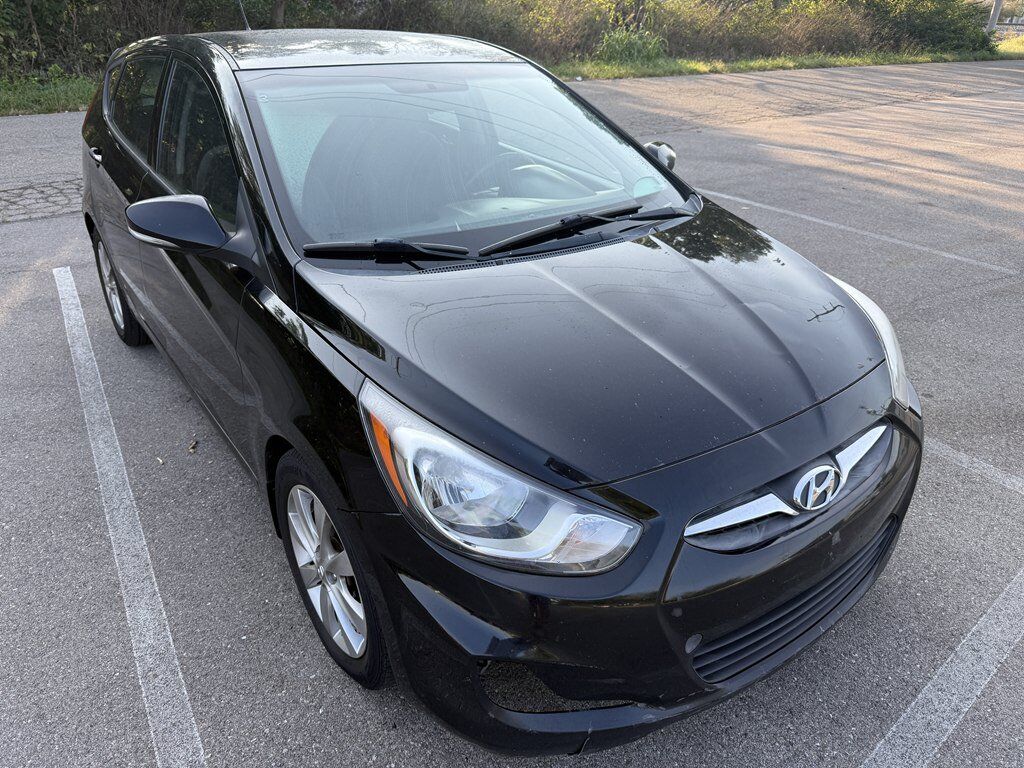 2013 HYUNDAI Accent