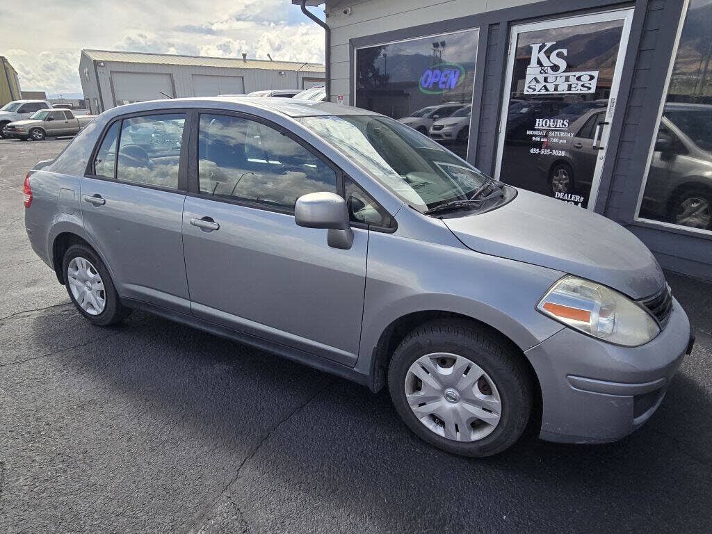 2011 NISSAN Versa