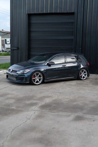 2018 VOLKSWAGEN Golf GTI