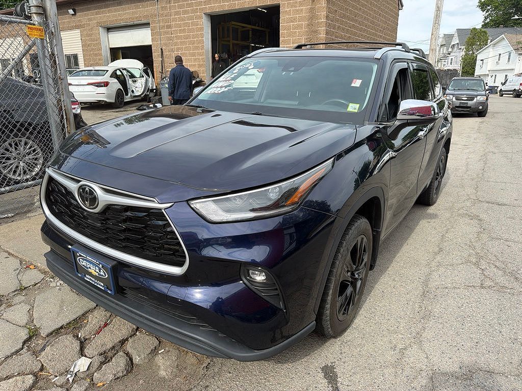 2021 TOYOTA Highlander