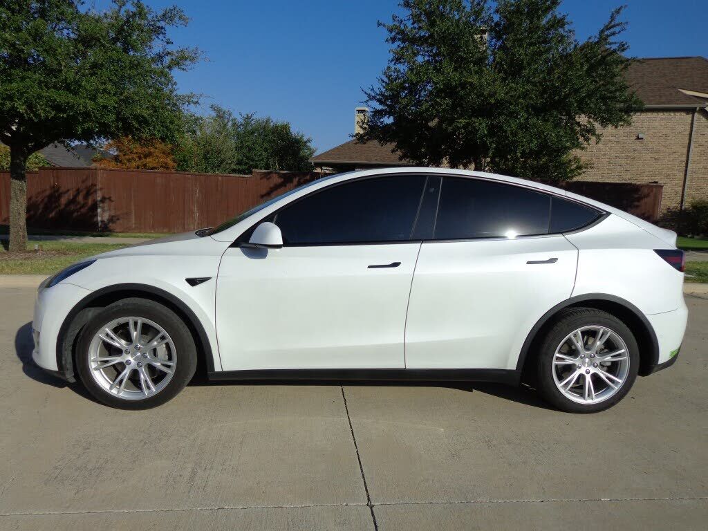 2020 TESLA Model Y