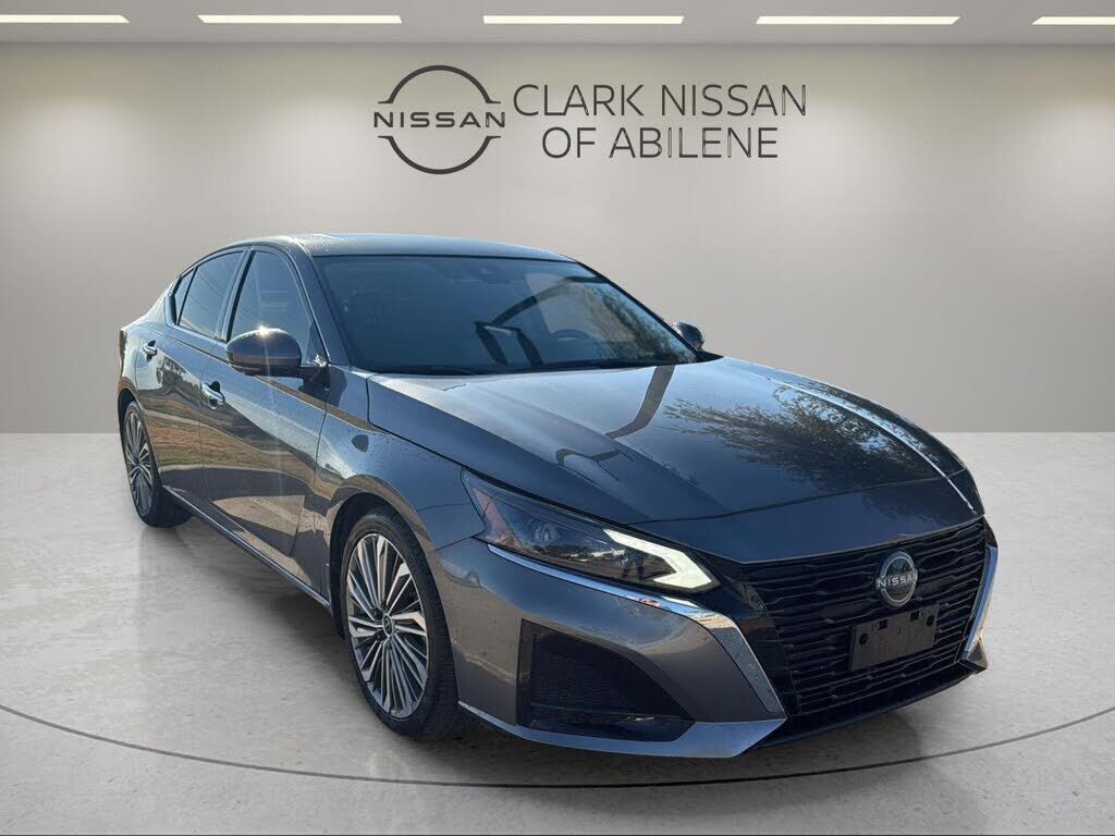 2024 NISSAN Altima