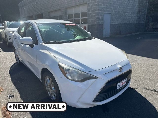 2017 TOYOTA Yaris