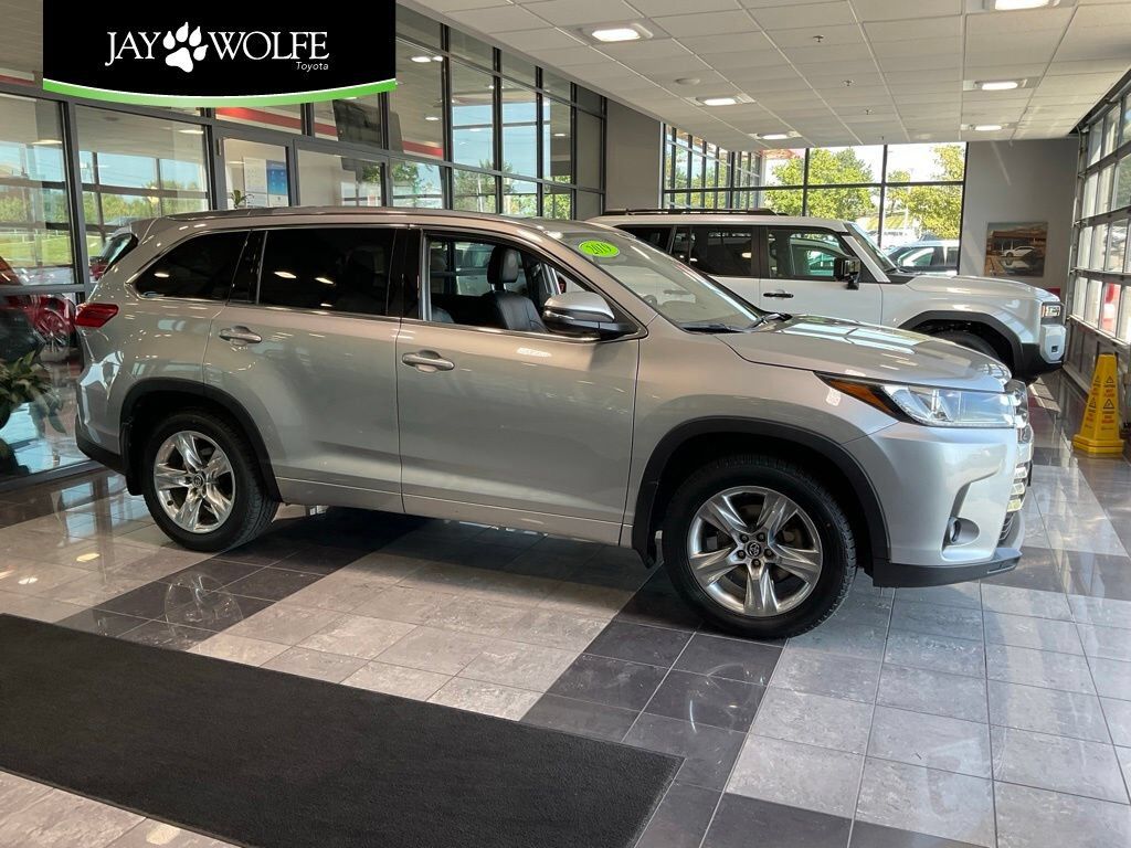 2019 TOYOTA Highlander