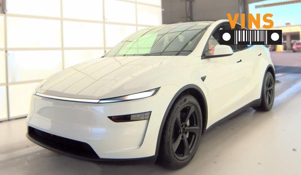 2026 TESLA Model Y