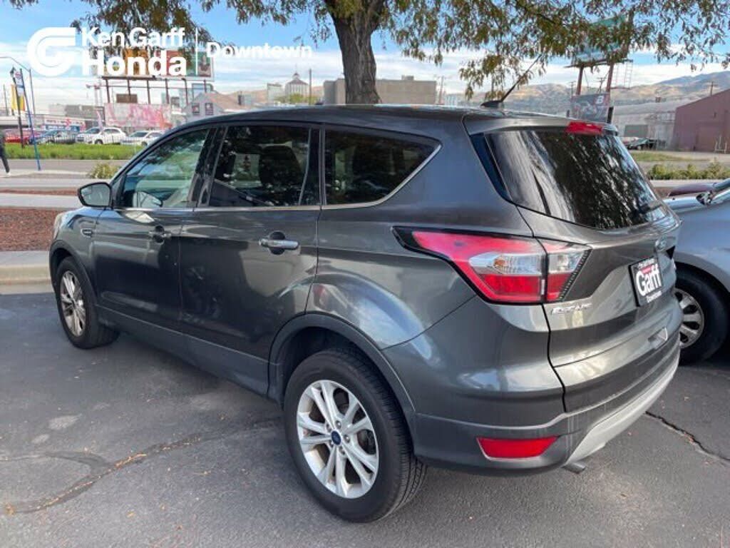 2017 FORD Escape