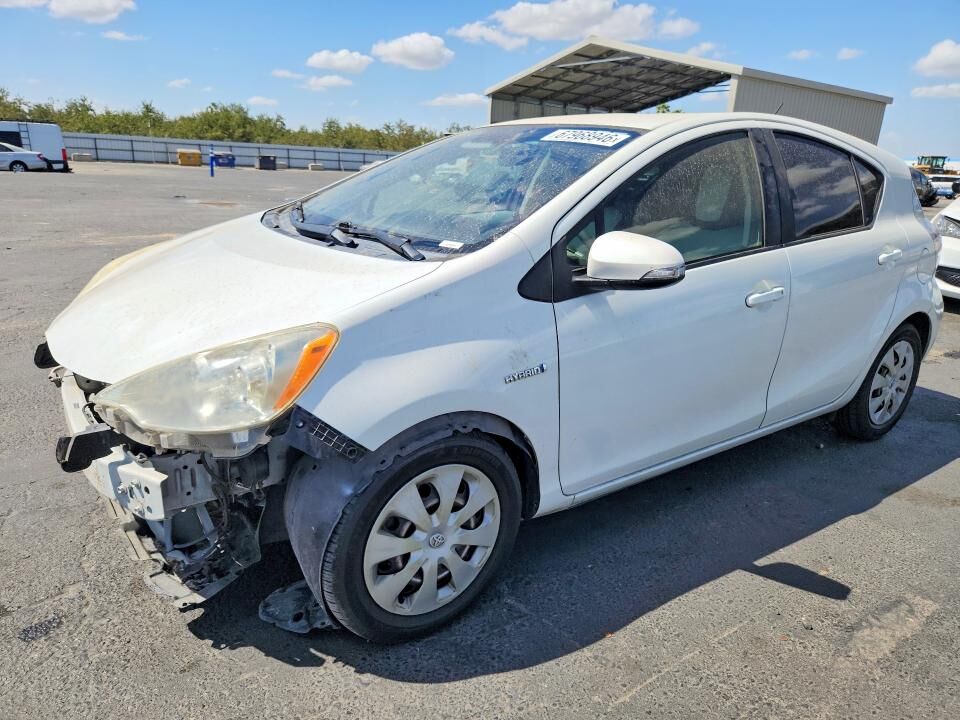 2013 TOYOTA Prius