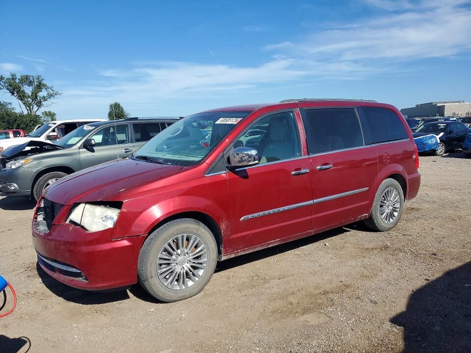 2013 CHRYSLER Town and Country