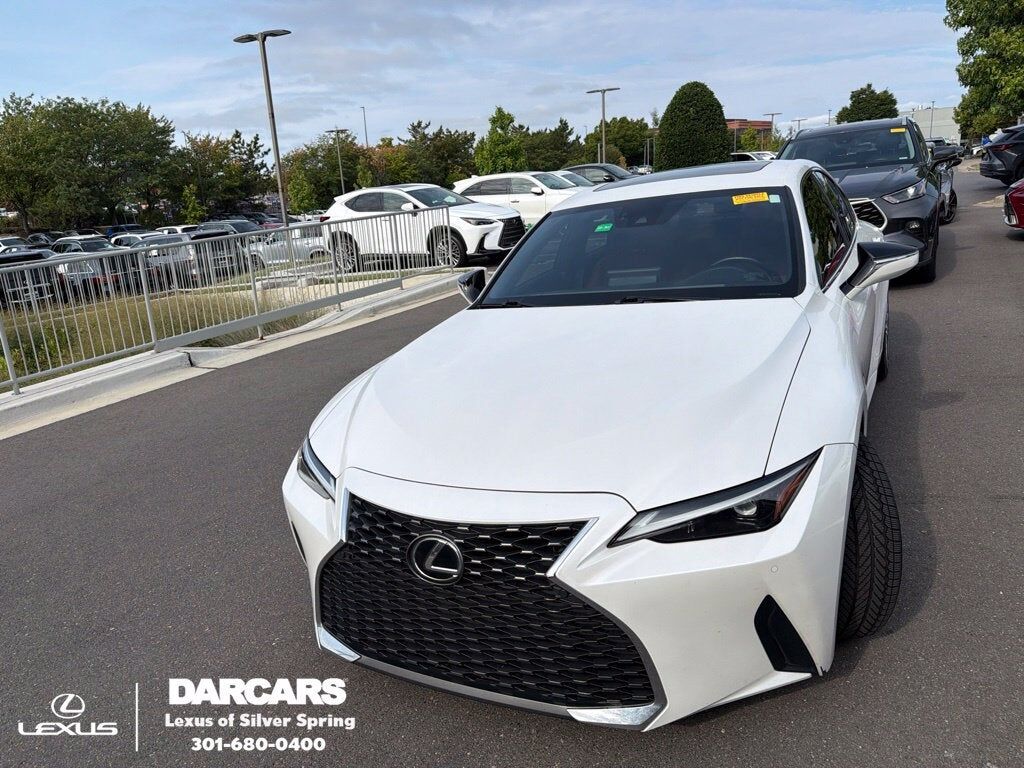 2023 LEXUS IS