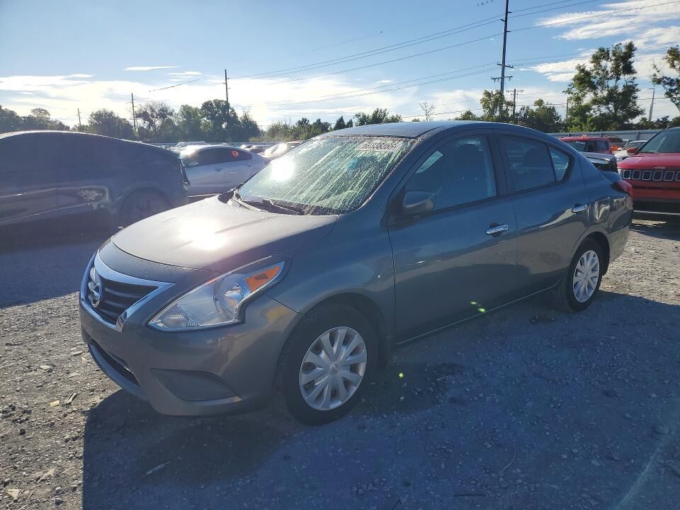 2016 NISSAN Versa