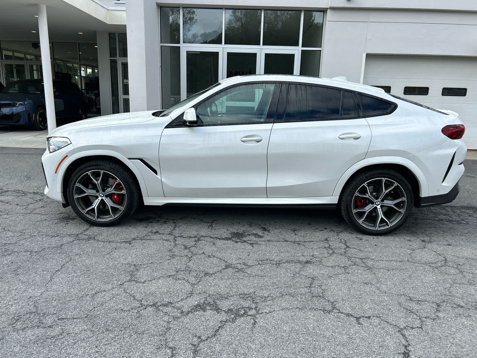 2023 BMW X6