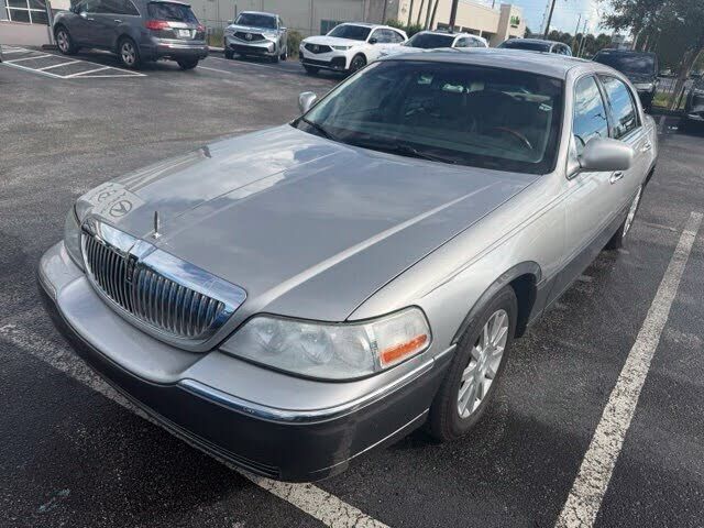 2006 LINCOLN Town Car