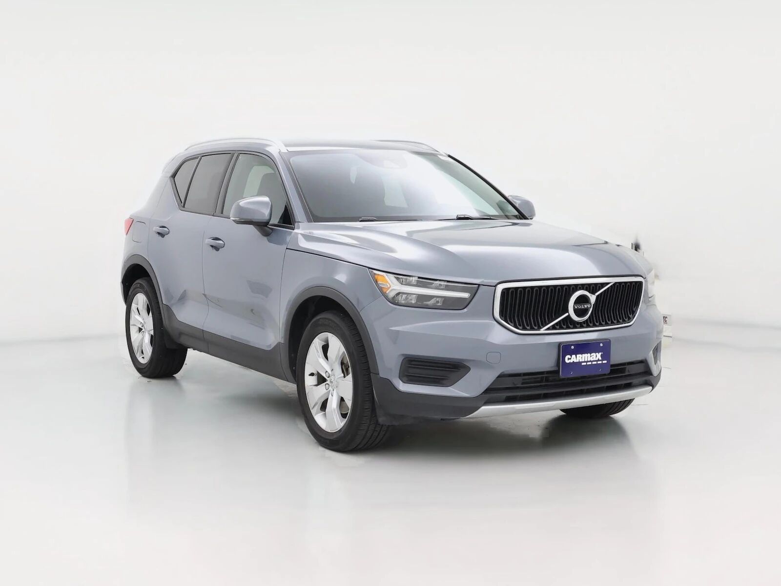 2022 VOLVO XC40