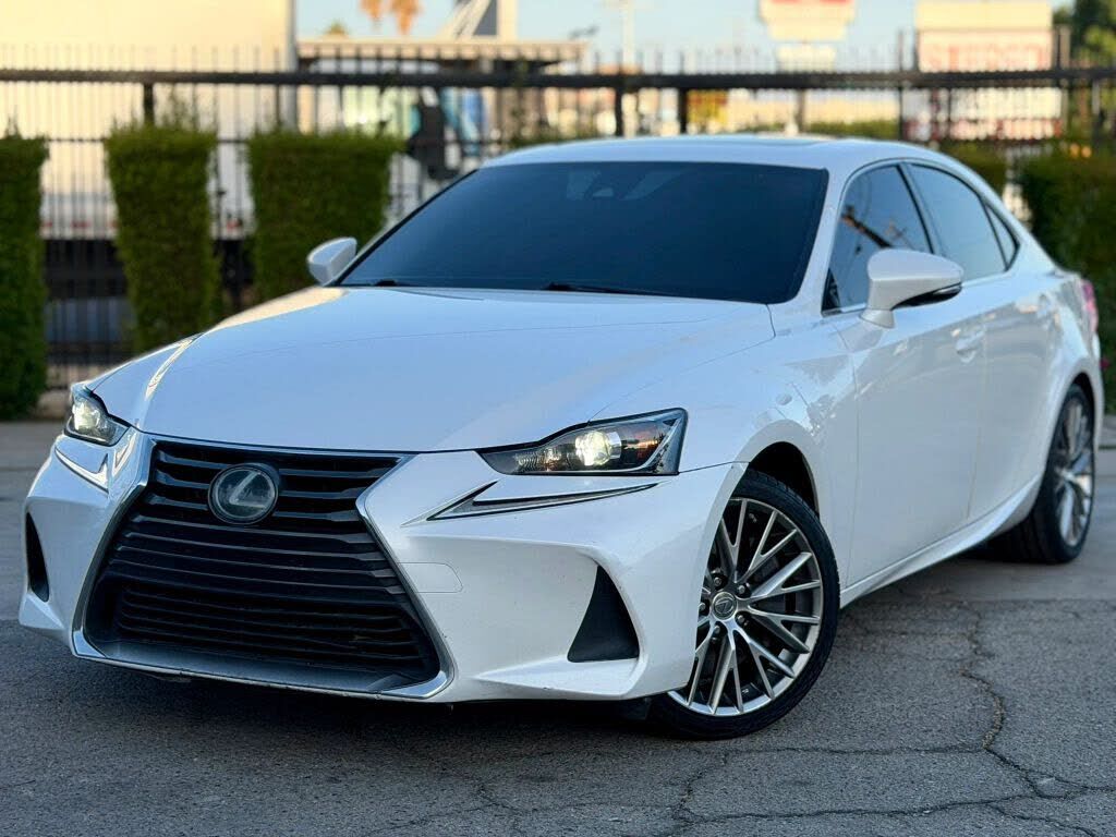 2017 LEXUS IS